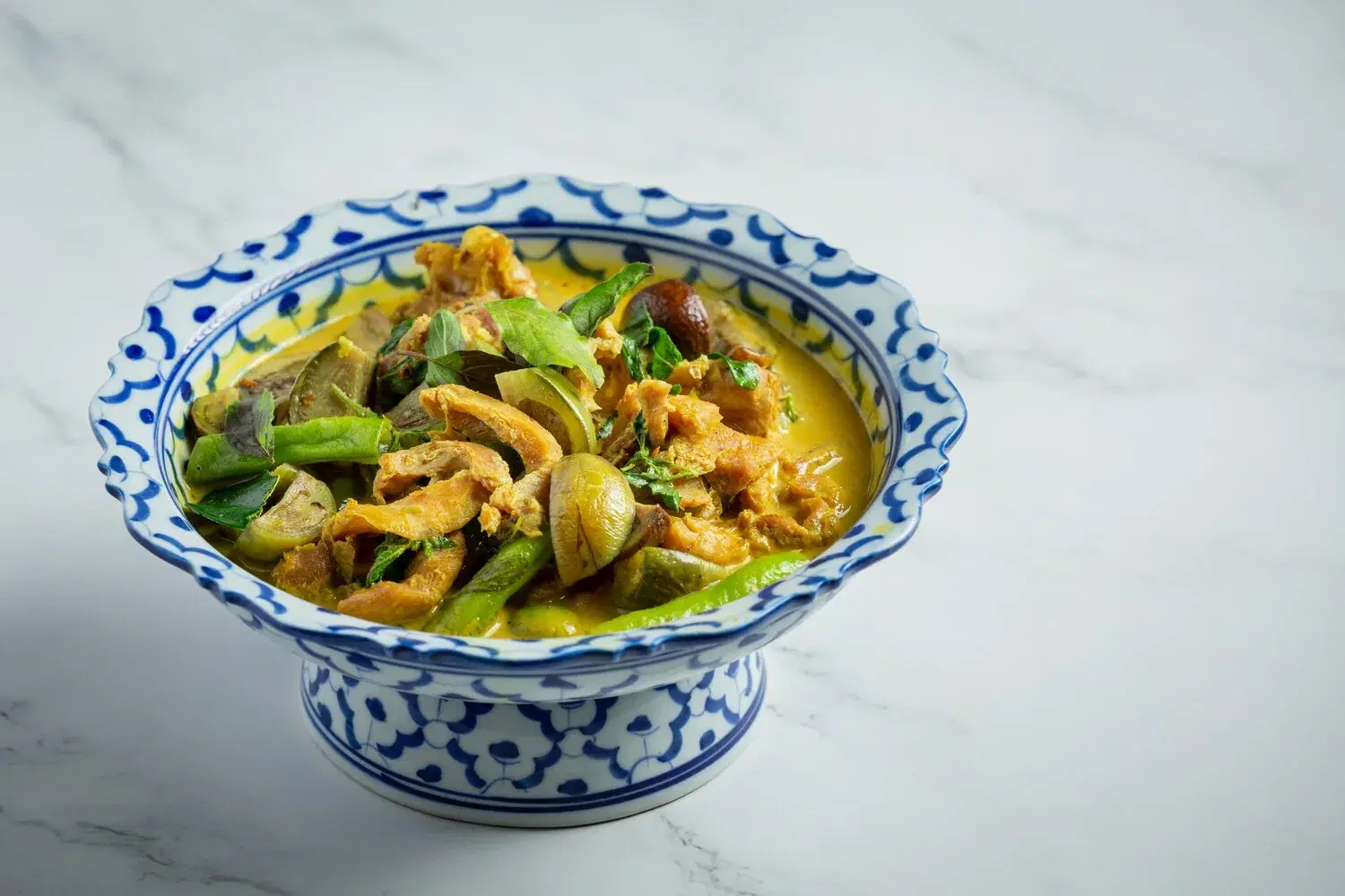 Green Curry Green Curry https://4kym48m6w0dj35od.public.blob.vercel-storage.com/dishes/internal/green-curry-1759497023248.webp