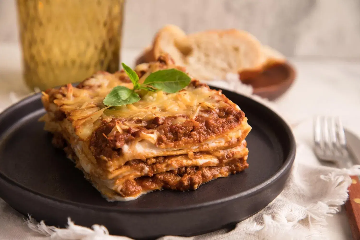 Lasagna Lasagna https://4kym48m6w0dj35od.public.blob.vercel-storage.com/dishes/internal/lasagna-1759437301460.webp